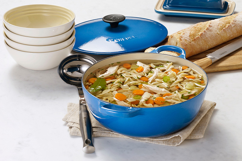 Soupe poulet et nouilles classique Le Creuset® Canada Official Site